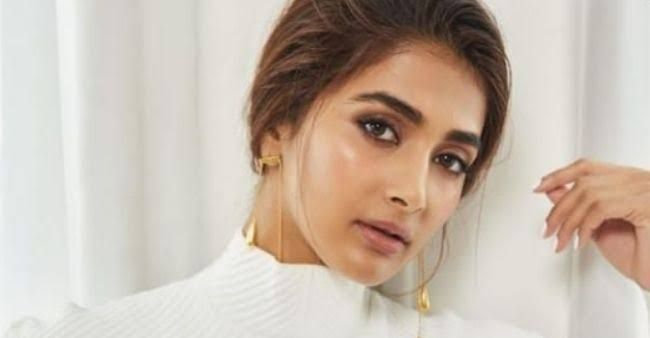 4 IND Actress-16 PICS each